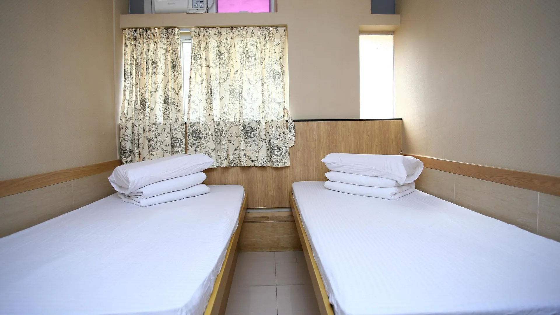 Me Easy Hostel Hong Kong China